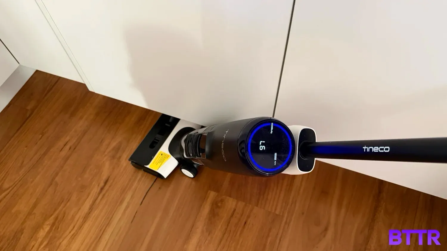 The edge cleaning is pretty good with the Tineco Floor One S6 FlashDry