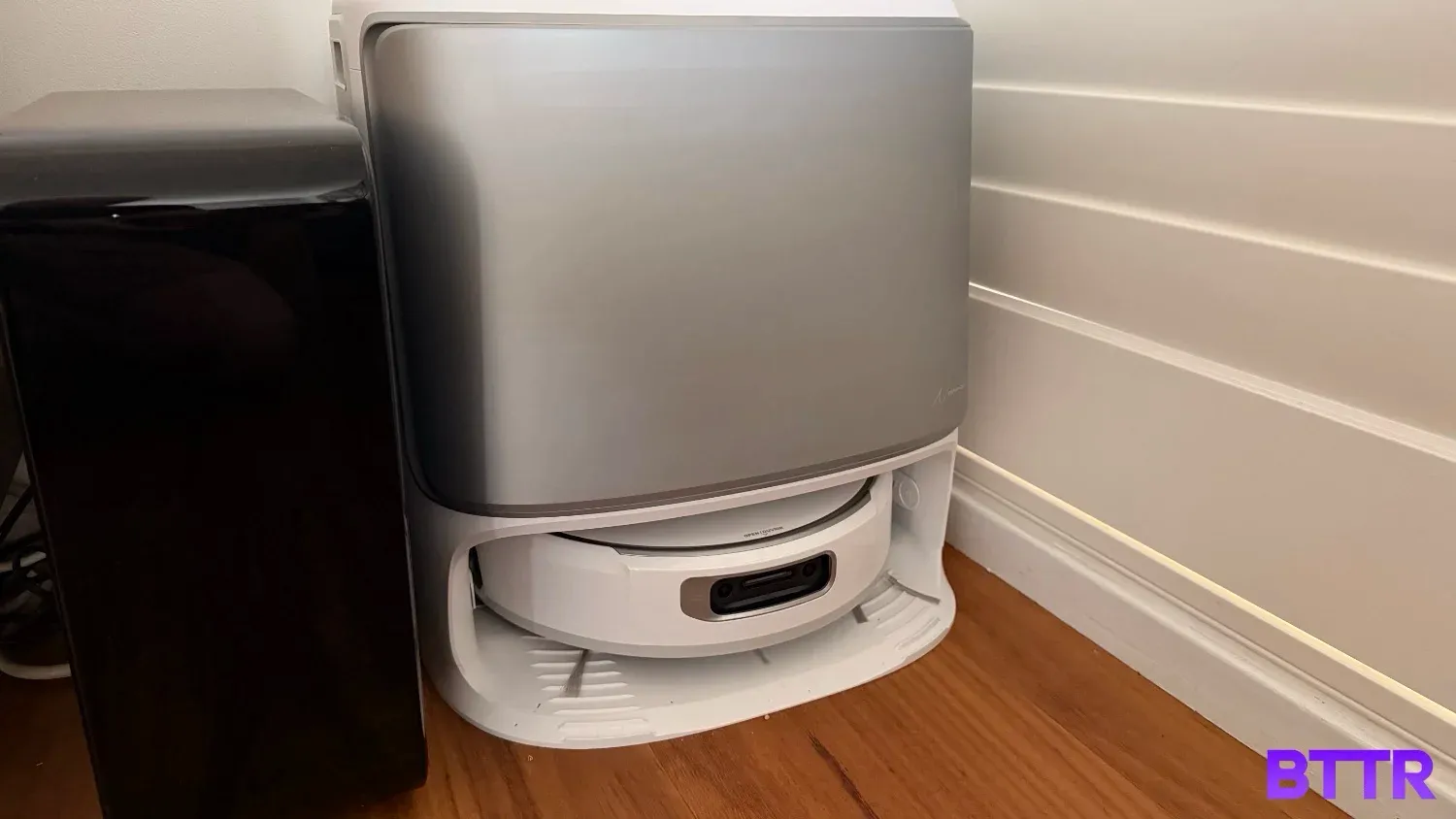 The Narwal Flow in its dock