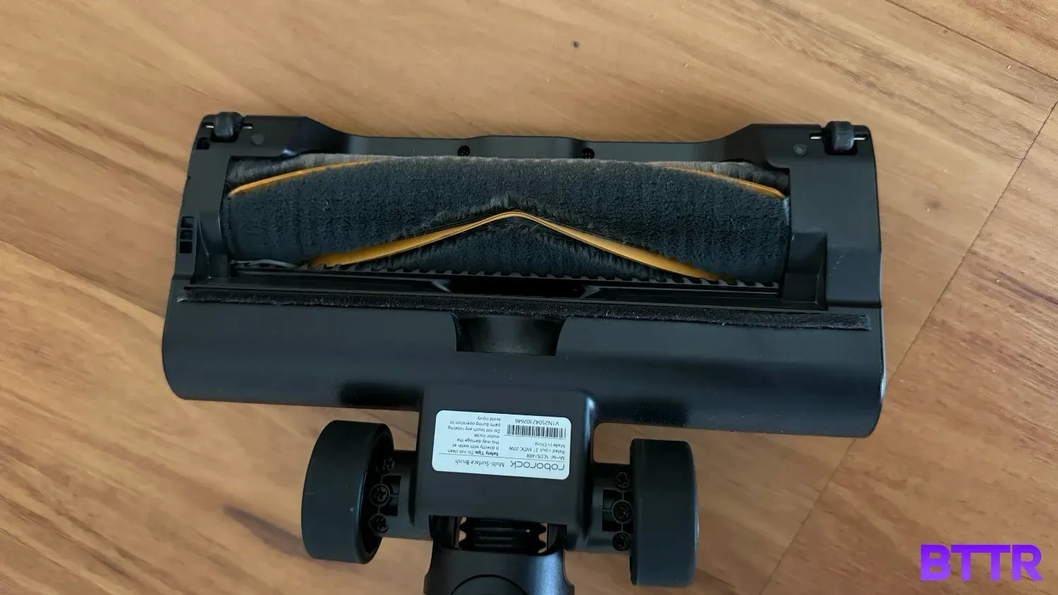 The fluffy head on the power head of the H60 Hub Ultra is fine for hard floors, but less reliable on carpets