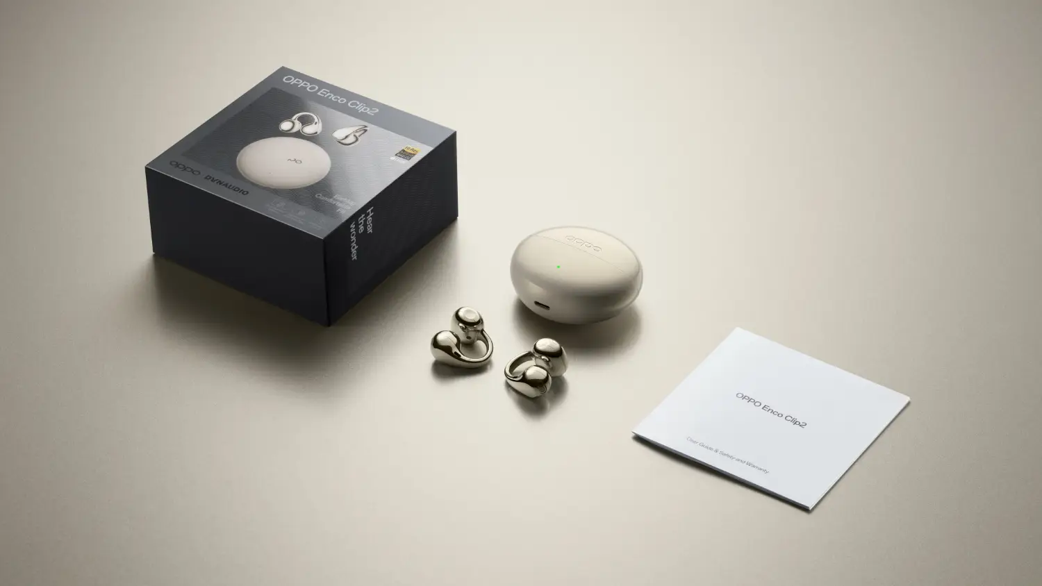 The enco clips 2with the box and instructions