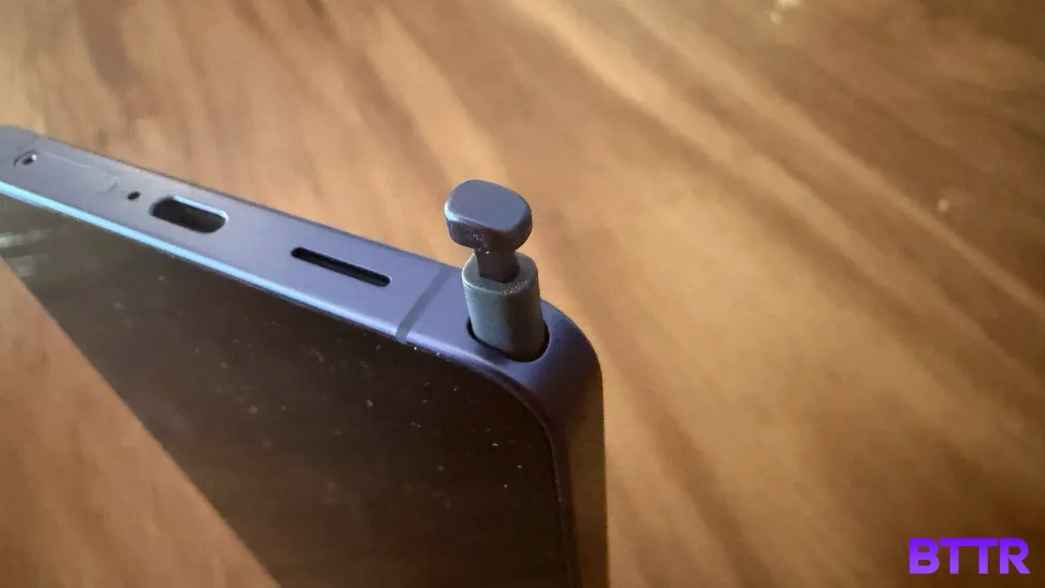 Closeup of the stylus on the S26 Ultra