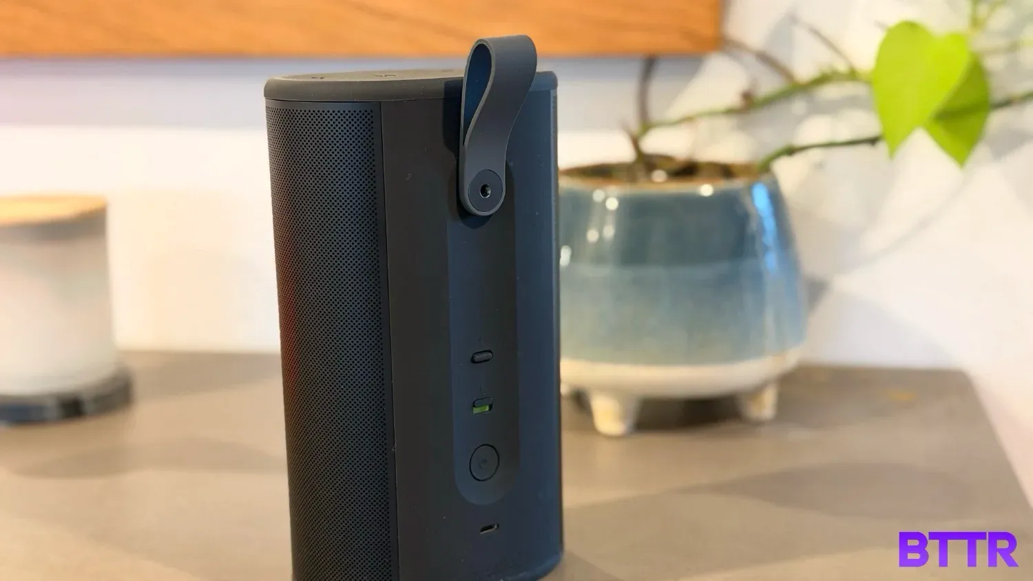 The back of the Sonos Play, with the strap, power button and microphone switch