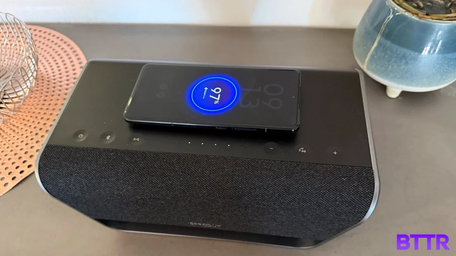 Charging the Motorola Signature on the Sprout Immerse 2