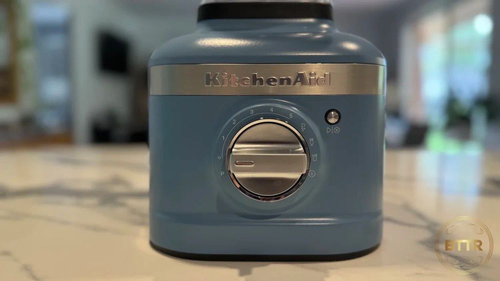 Looking at the base of the KitchenAid K400