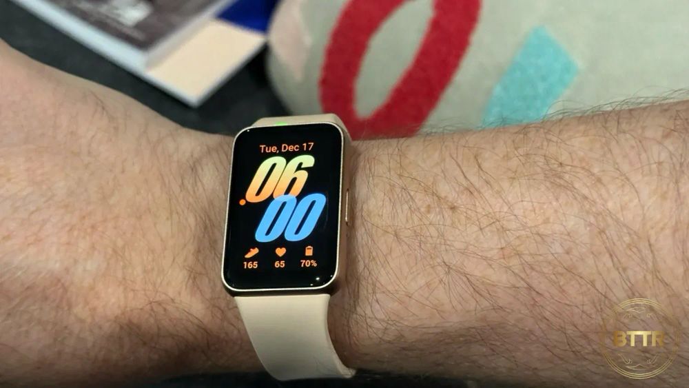 Watch me unbox the Samsung Galaxy Fit3