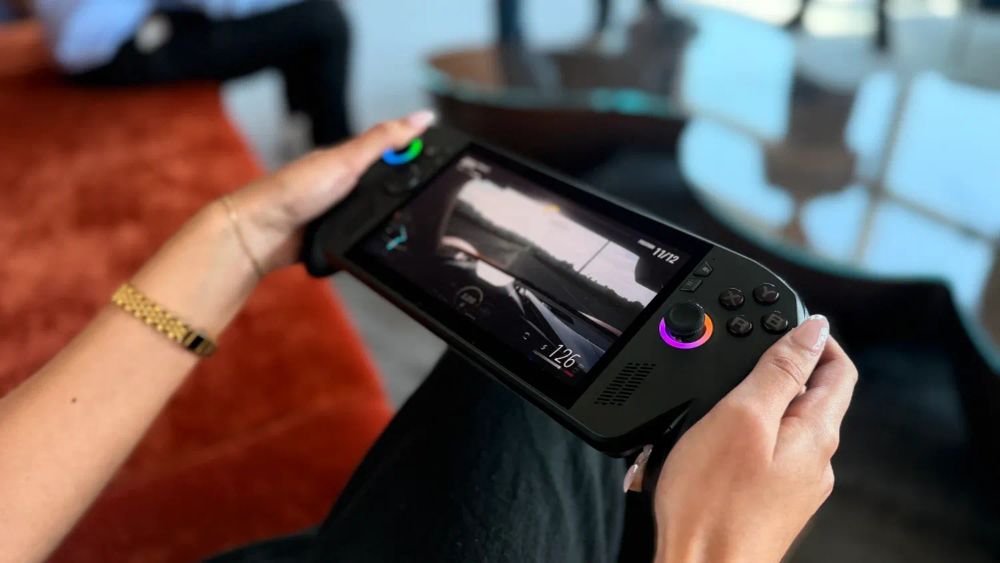 I went hands-on with the ASUS ROG Xbox Ally and Ally X portable consoles