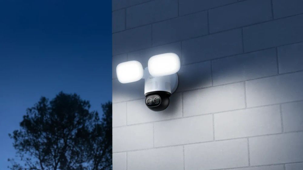 Reolink's TrackFlex Floodlight WiFi offers 360-degree coverage without subscriptions