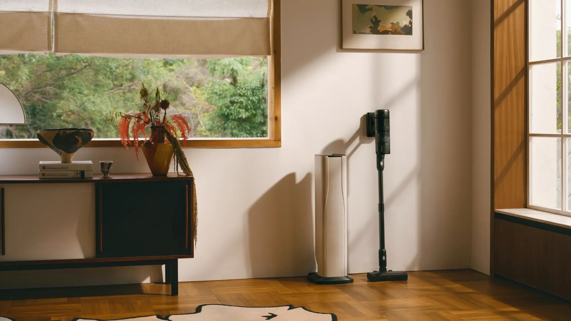 The Roborock H60 Hub Ultra in a really nice room.