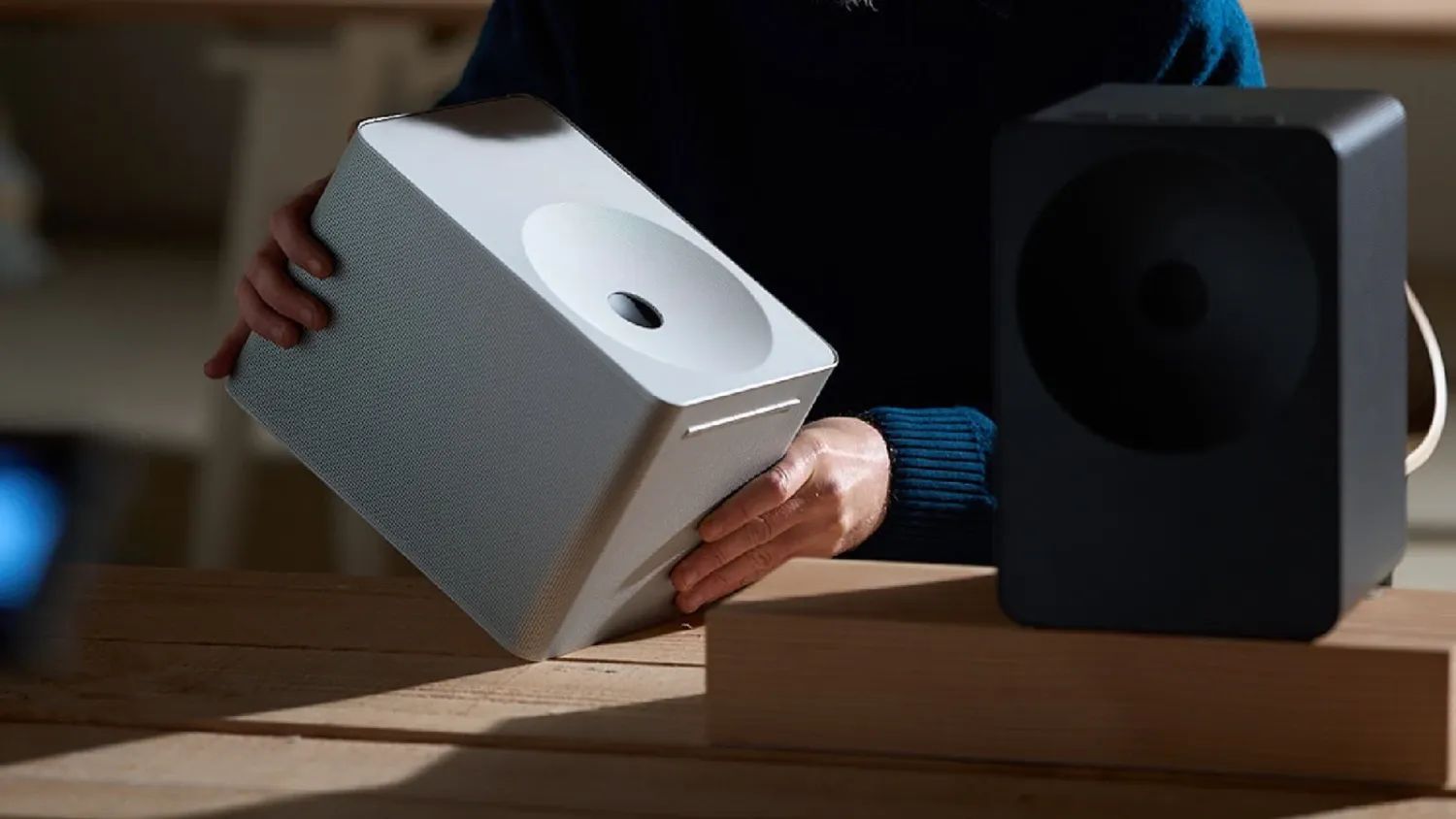 The new Samsung Music Studio 7 speaker in hands