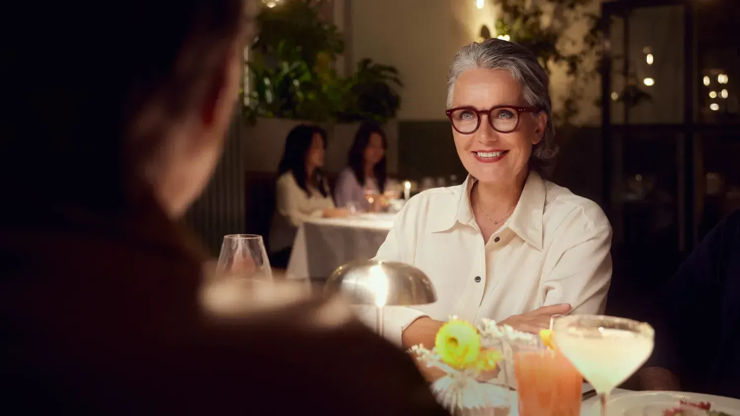 These glasses want to help you hear better, without anyone knowing