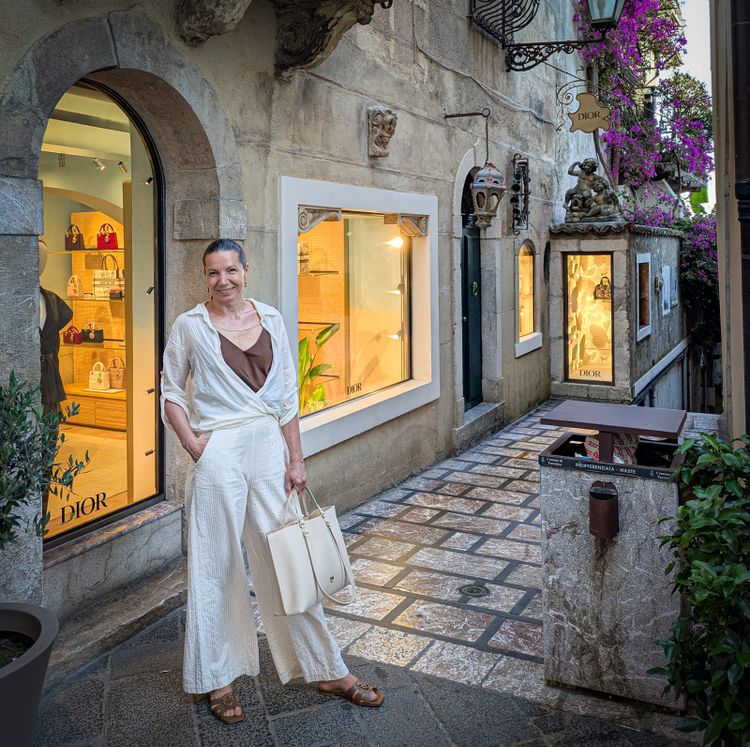 Šla jsem k sobě přes šatník. Vyplatilo se