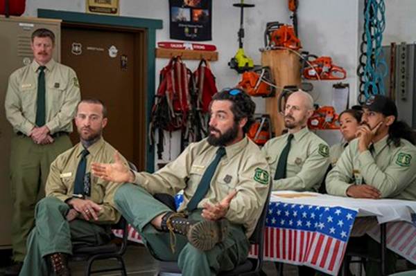 A picture containing person, people, group

AI-generated content may be incorrect.