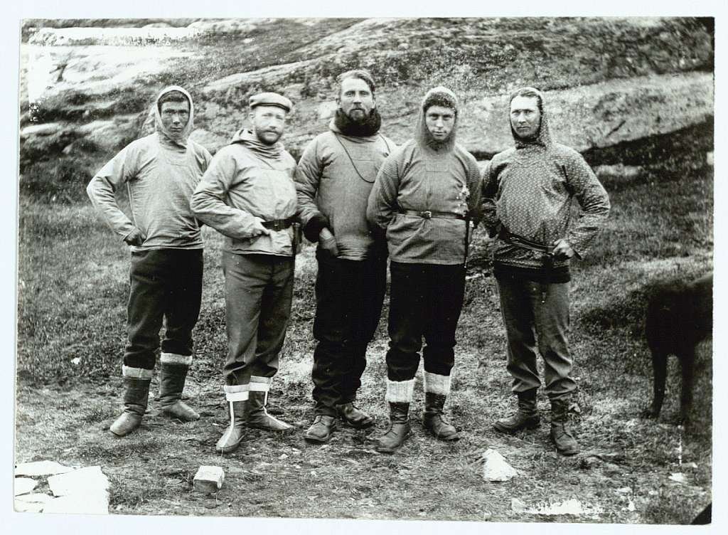  Membri della  Literary Greenland Expedition : Jørgen Brønlund, Alfred Bertelsen, Ludvig Mylius-Erichsen, Knud Rasmussen e Harald Moltke. (1902 - 1904) 