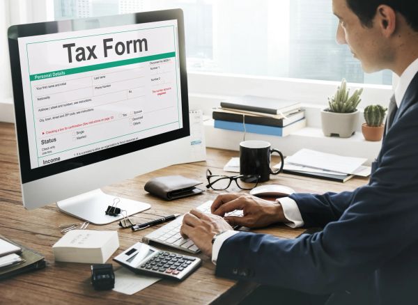 IGST on Imports vs GST on Domestic Purchases: Input Credit, Refund & Common Mistakes (For Indian Import‑Export Businesses)