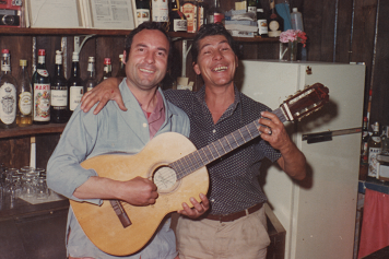 GUITARRA CON AMIGO