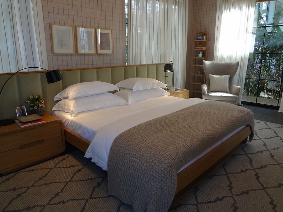 LA CAMA DE MATRIMONIO (EROTISMO)
