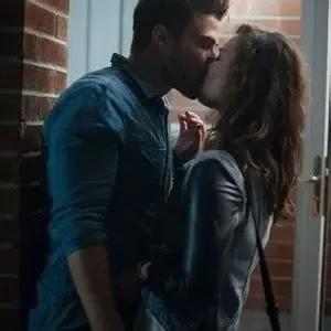 SOLO FUE UN BESO (MICRORRELATO)