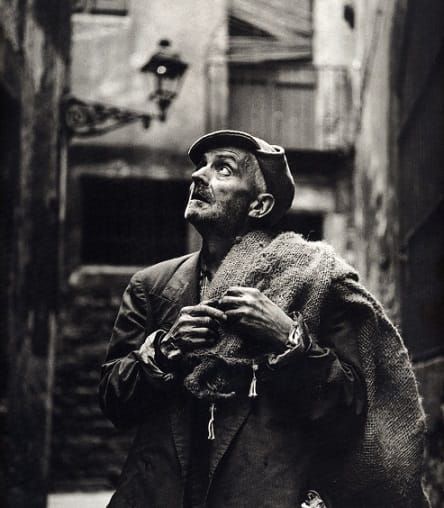 LOS PAPÁS DE ALBERTITO TRATARON DE ASUSTARLE CON EL HOMBRE DEL SACO (MICRORRELATO)