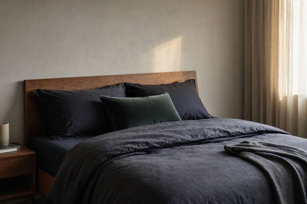 UNA CAMA LLORABA (MICRORRELATO)