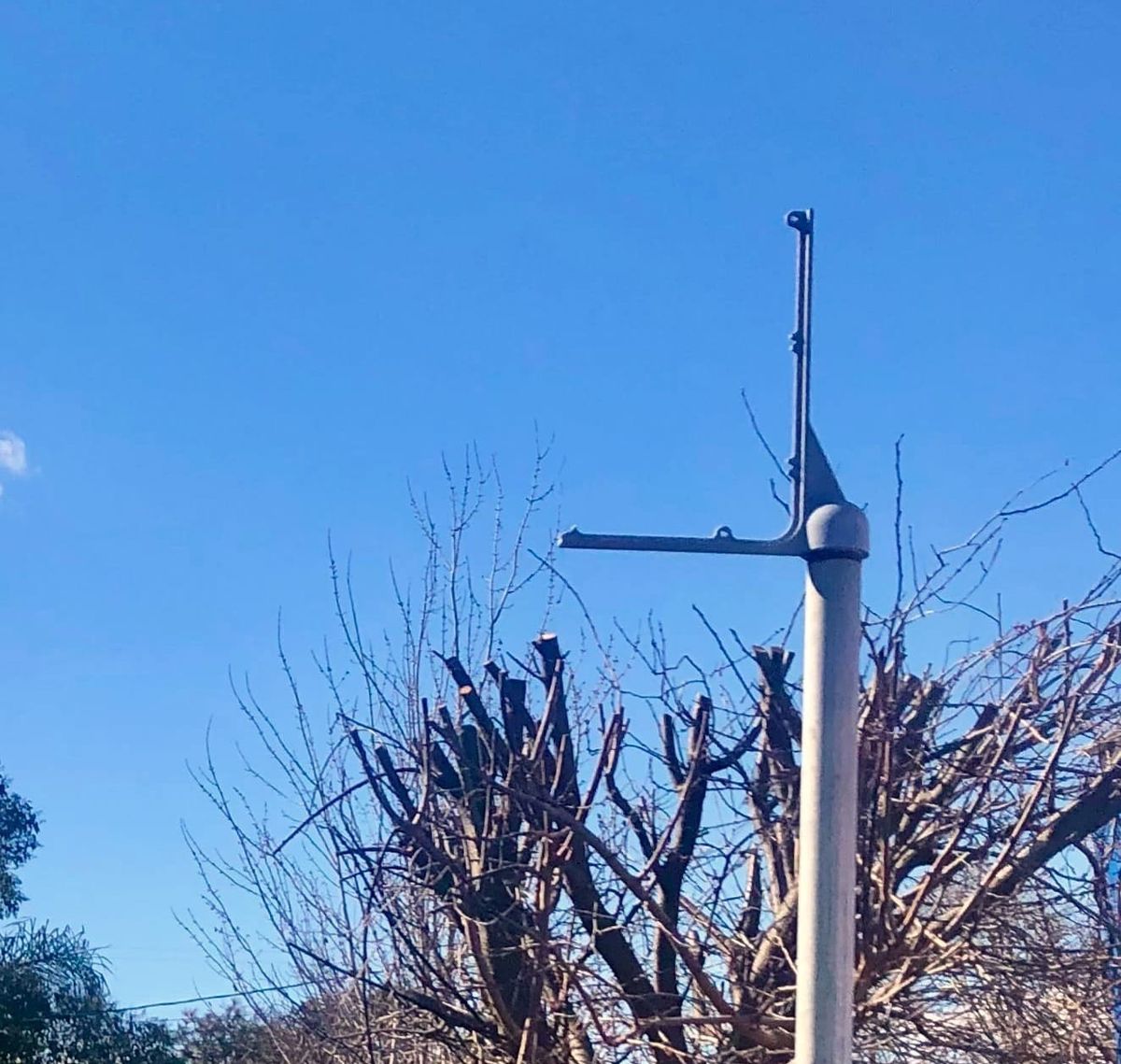 Council approves new no-parking signs ahead of street sweep restart