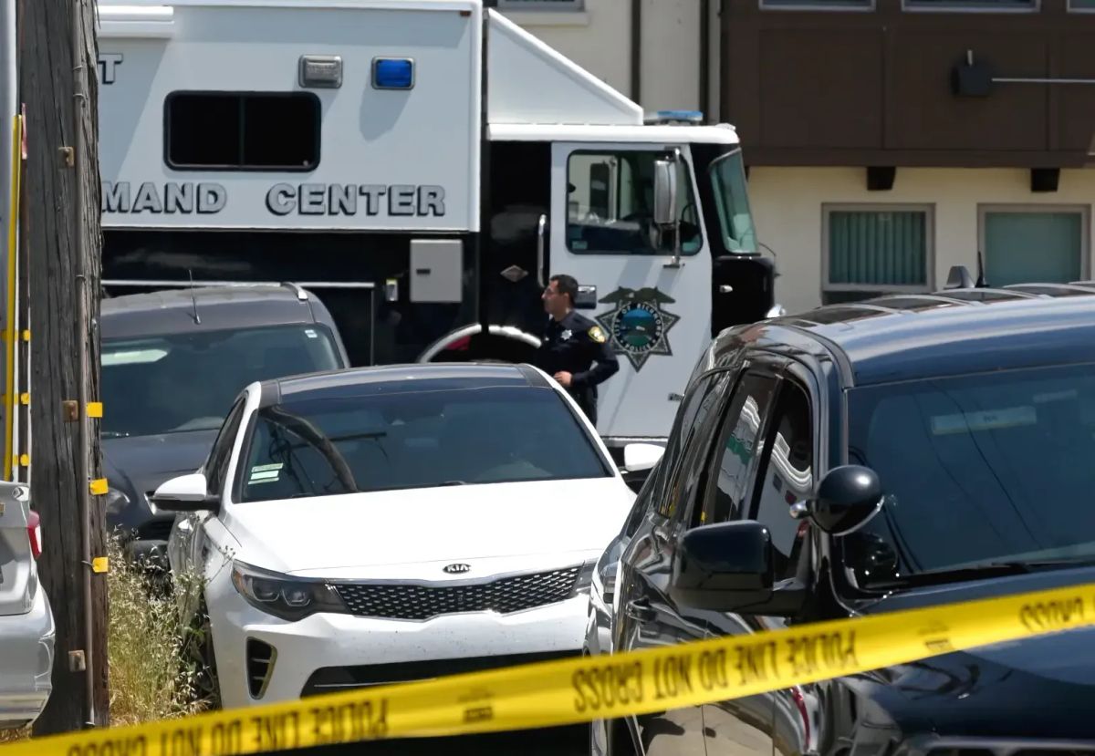 Update: area cleared, lockdown lifted after Richmond police respond to barricaded suspect