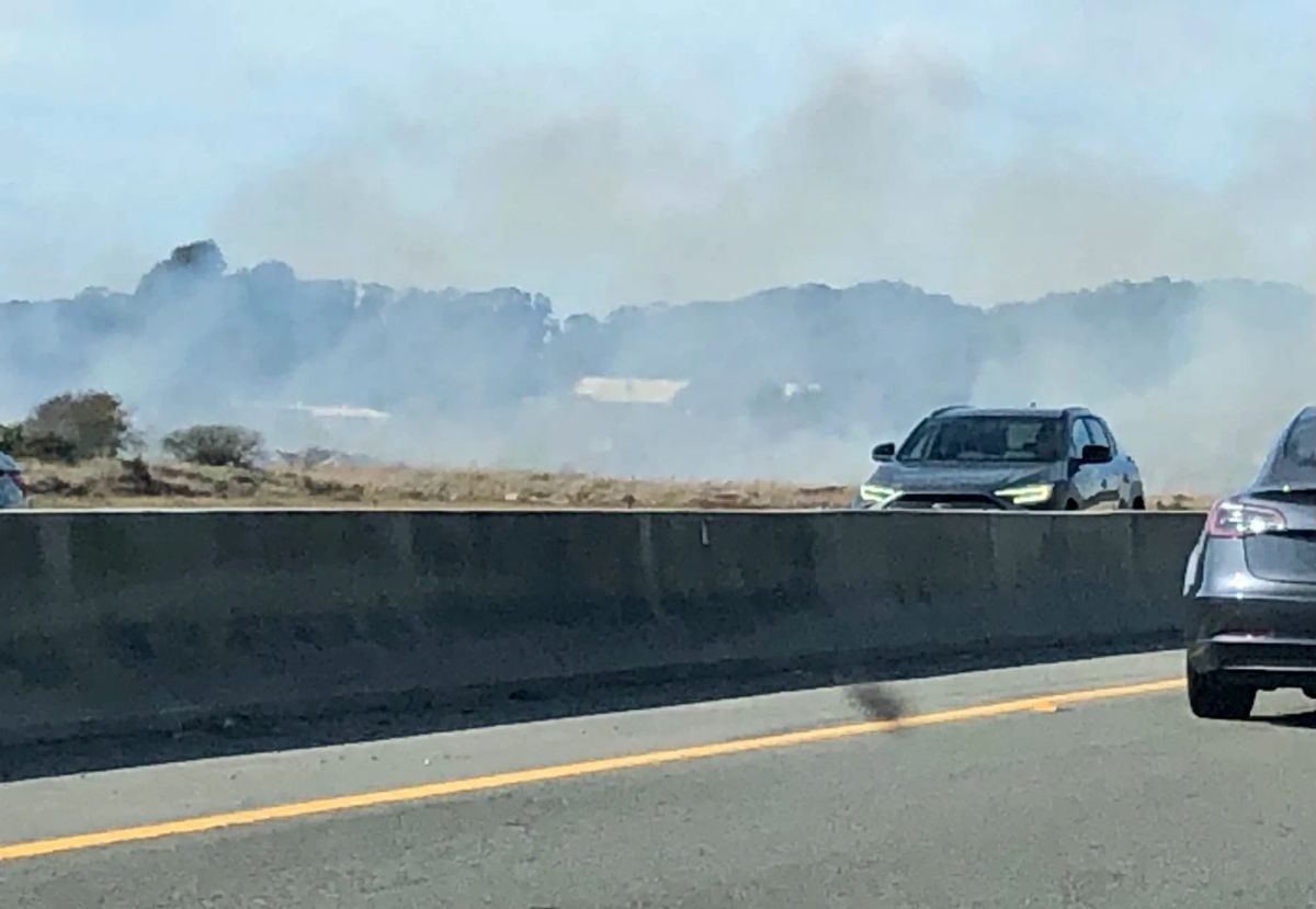 Brush fire burns along I-580 near Regatta Boulevard in Richmond