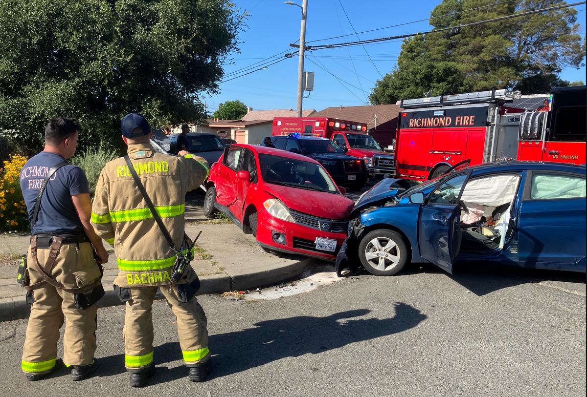 Saturday morning car crash shakes up neighborhood