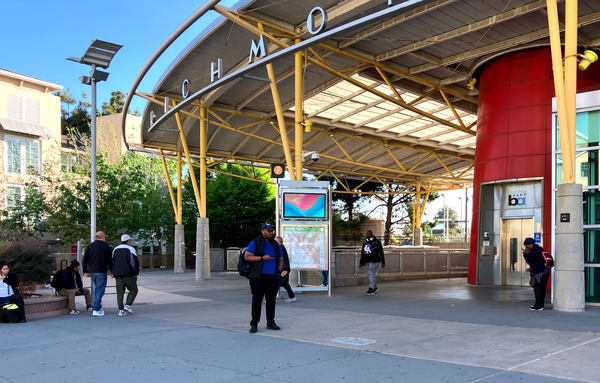 BART service resumes after system-wide outage, riders still facing delays
