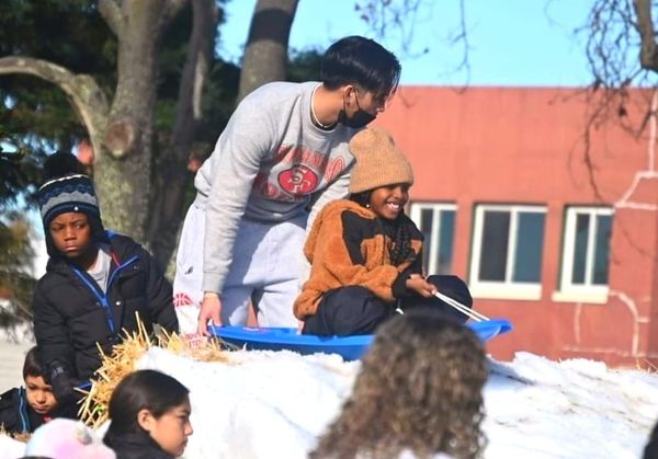 The unusual sight of snow in Richmond delights crowd