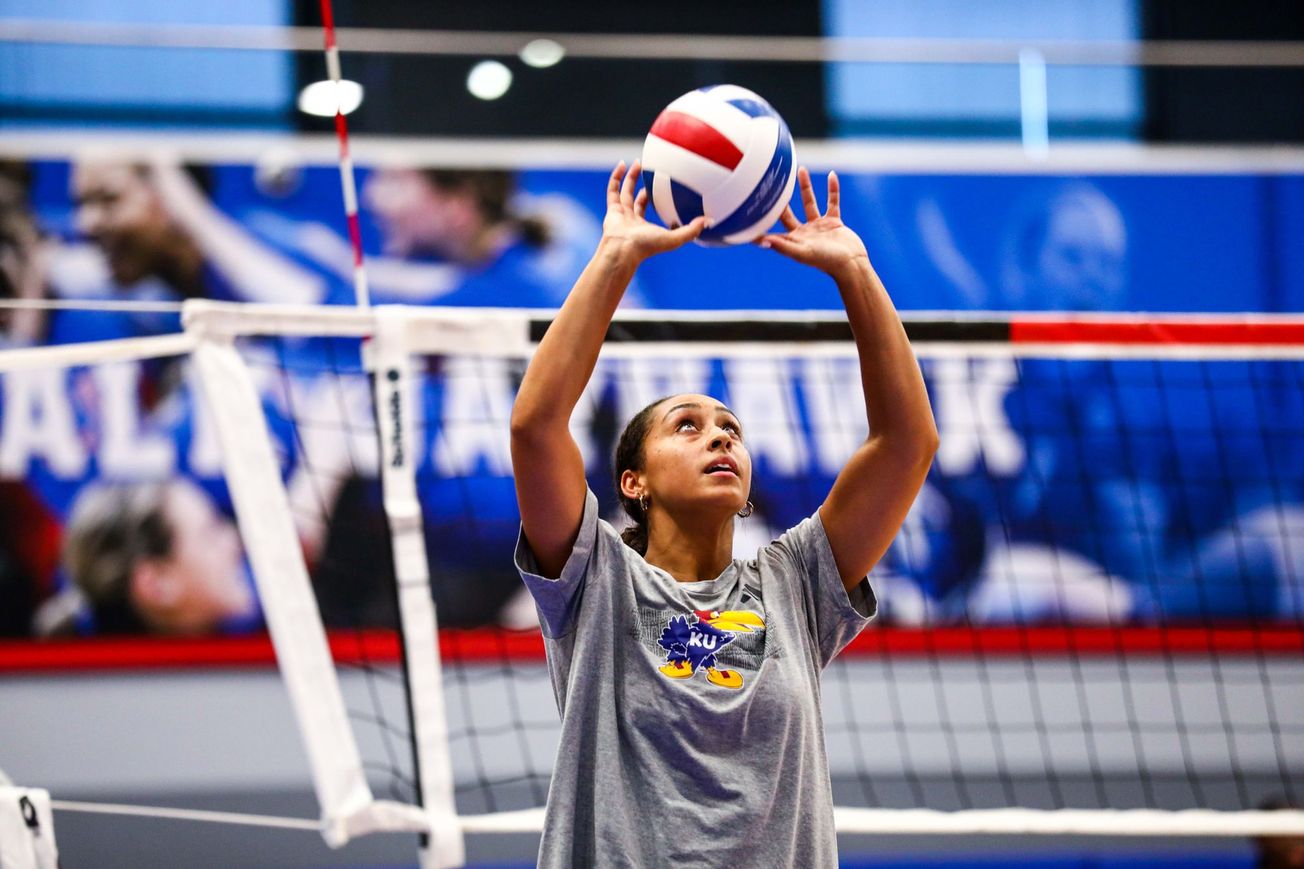 Camryn Turner: An artist, a prophet & an All-American?