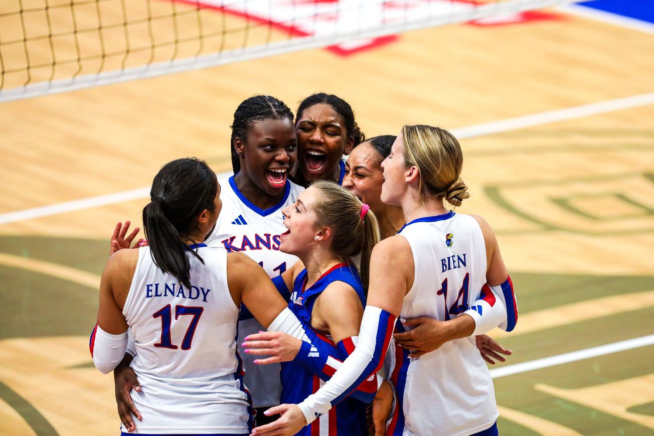 Photo Gallery: Scenes from another sweep for 20th-ranked KU volleyball