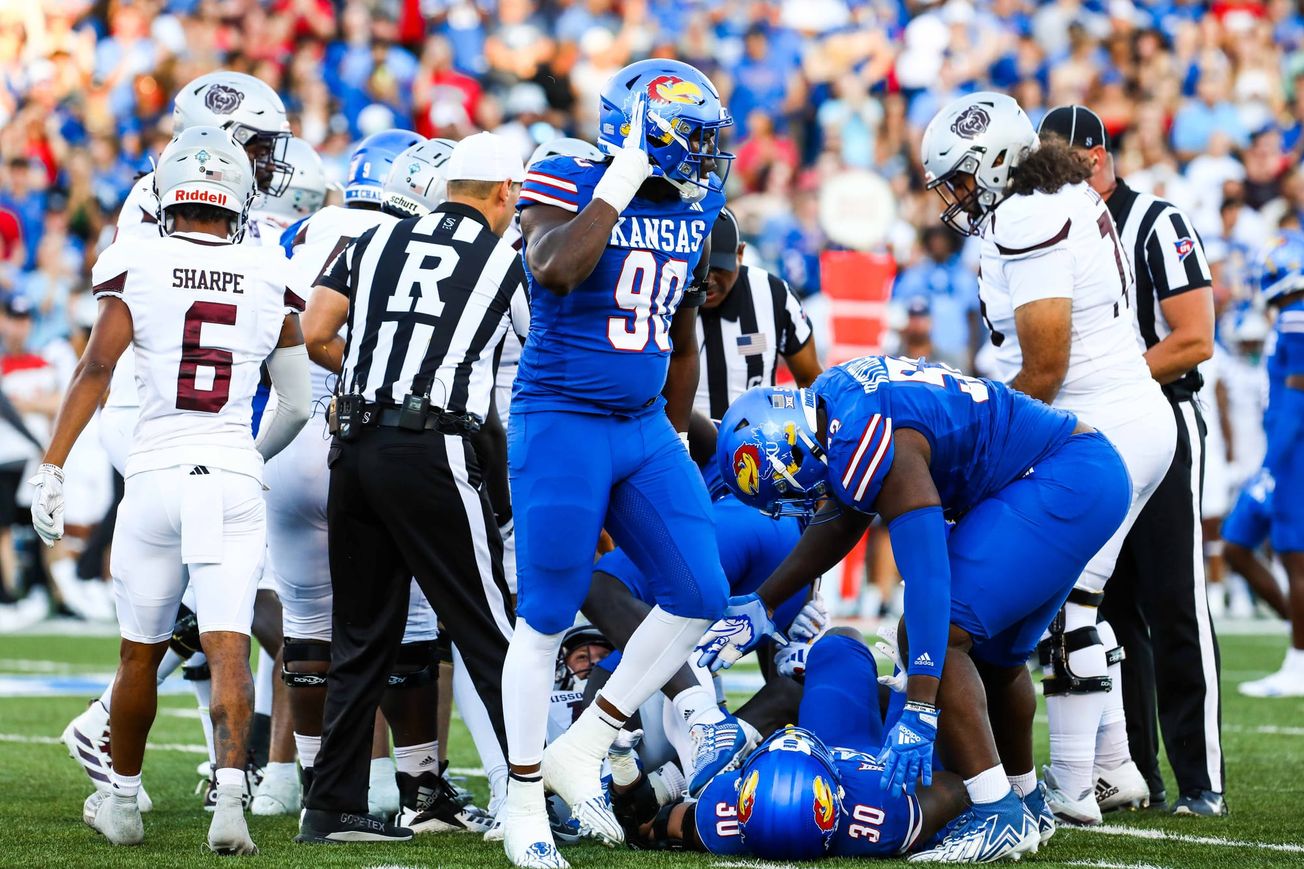 Senior ready for shot at becoming Jayhawks' next primary pass rusher