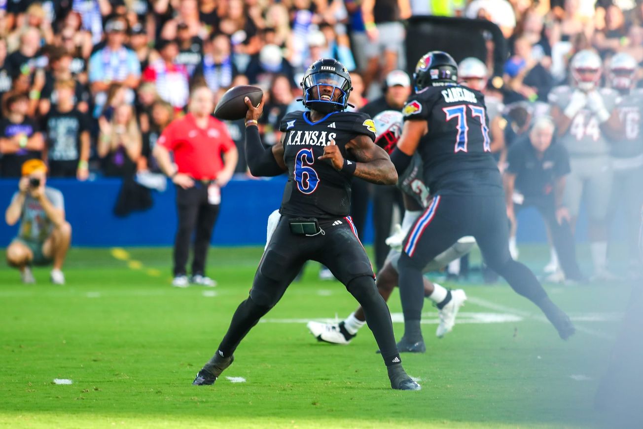 Is now the time to talk about benching Kansas QB Jalon Daniels?
