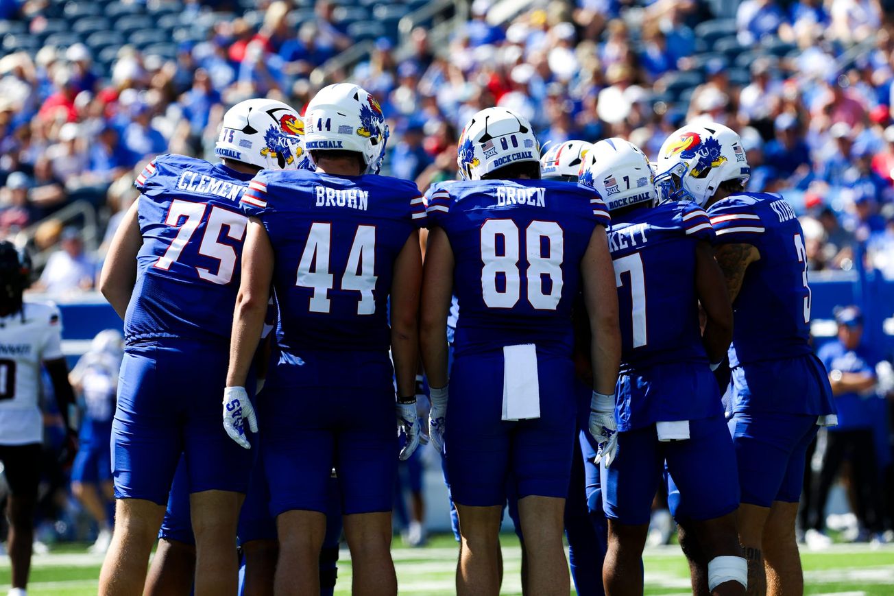 A 1st glance at KU & K-State ahead of Saturday's Sunflower Showdown