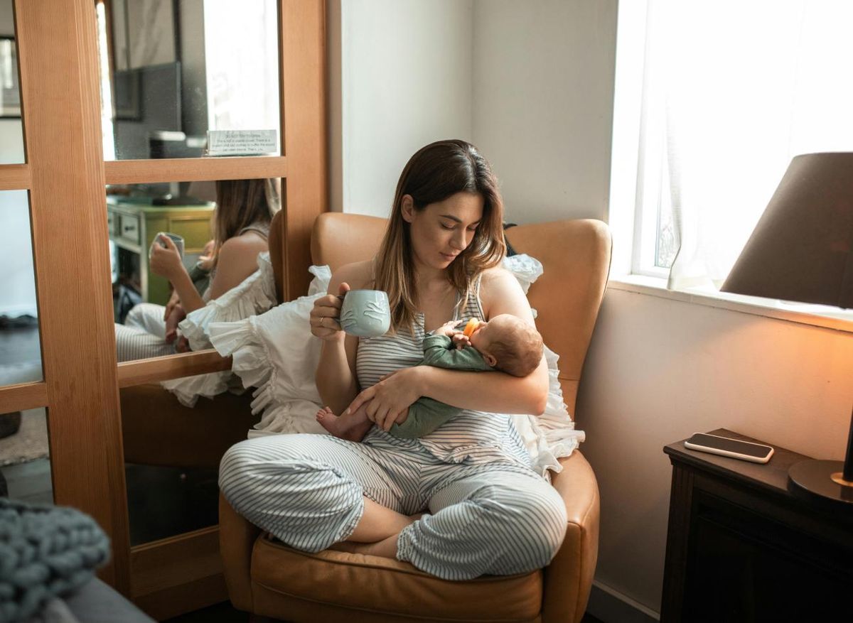 Genuinely Helpful Ways to Help New Moms Rest