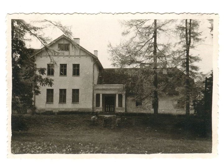 Living in the Shadow of the Manor