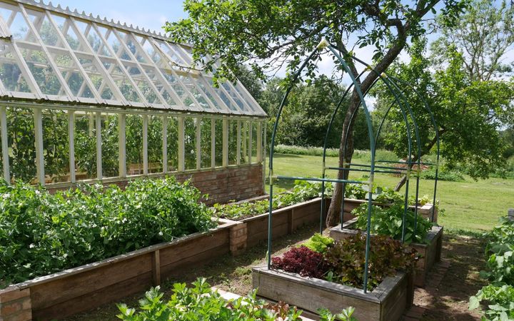 Valmis! Corgi poolt heakskiidetud kasvuhoone