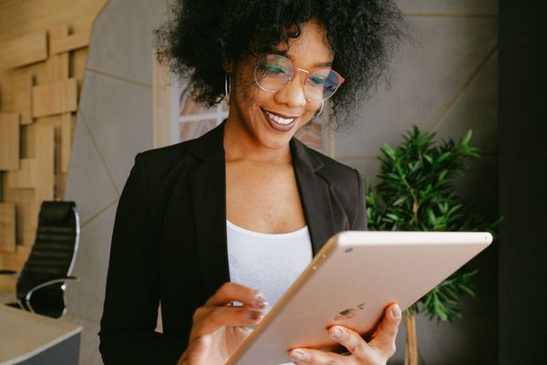 7 Must-Have Tools for Creative Entrepreneurs on a Budget