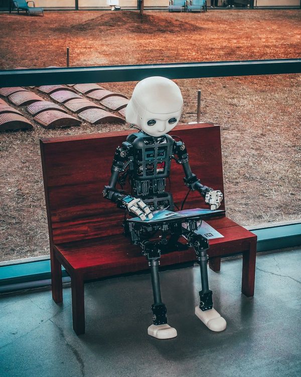 How AI Will Change The Future of Writing (And How to Make Yourself Irreplaceable)