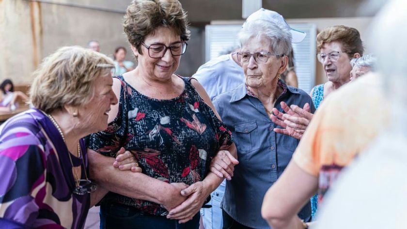 Simi Valley's Council On Aging Needs 2 Things by Nov. 20: A Hero and New Board Members