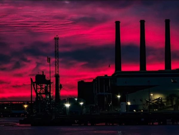 Labor marches in solidarity and to send the regime a message