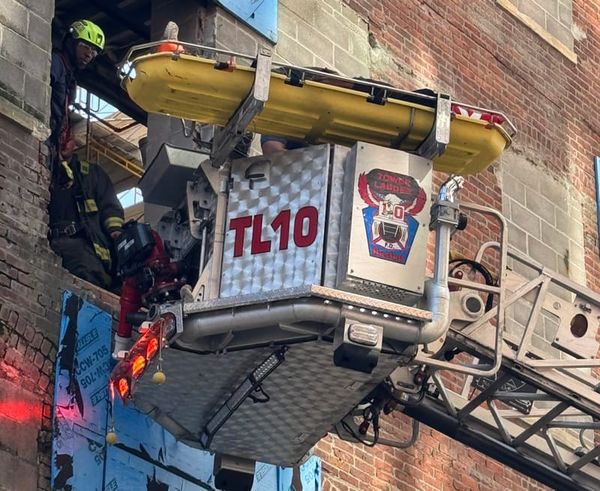 ICE grabs mother bringing child to school in Brighton