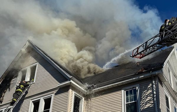 No injuries in 4-alarm Hyde Park fire