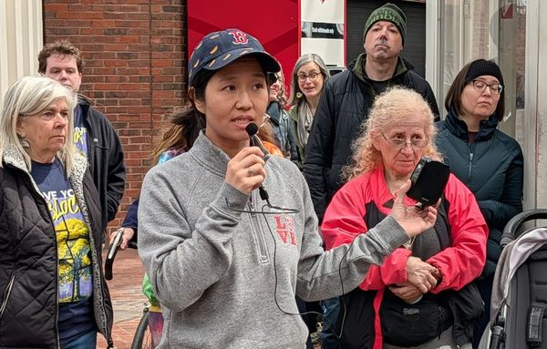 Wu tries to convince skeptical Forest Hills residents Hyde Park Ave. will get safer