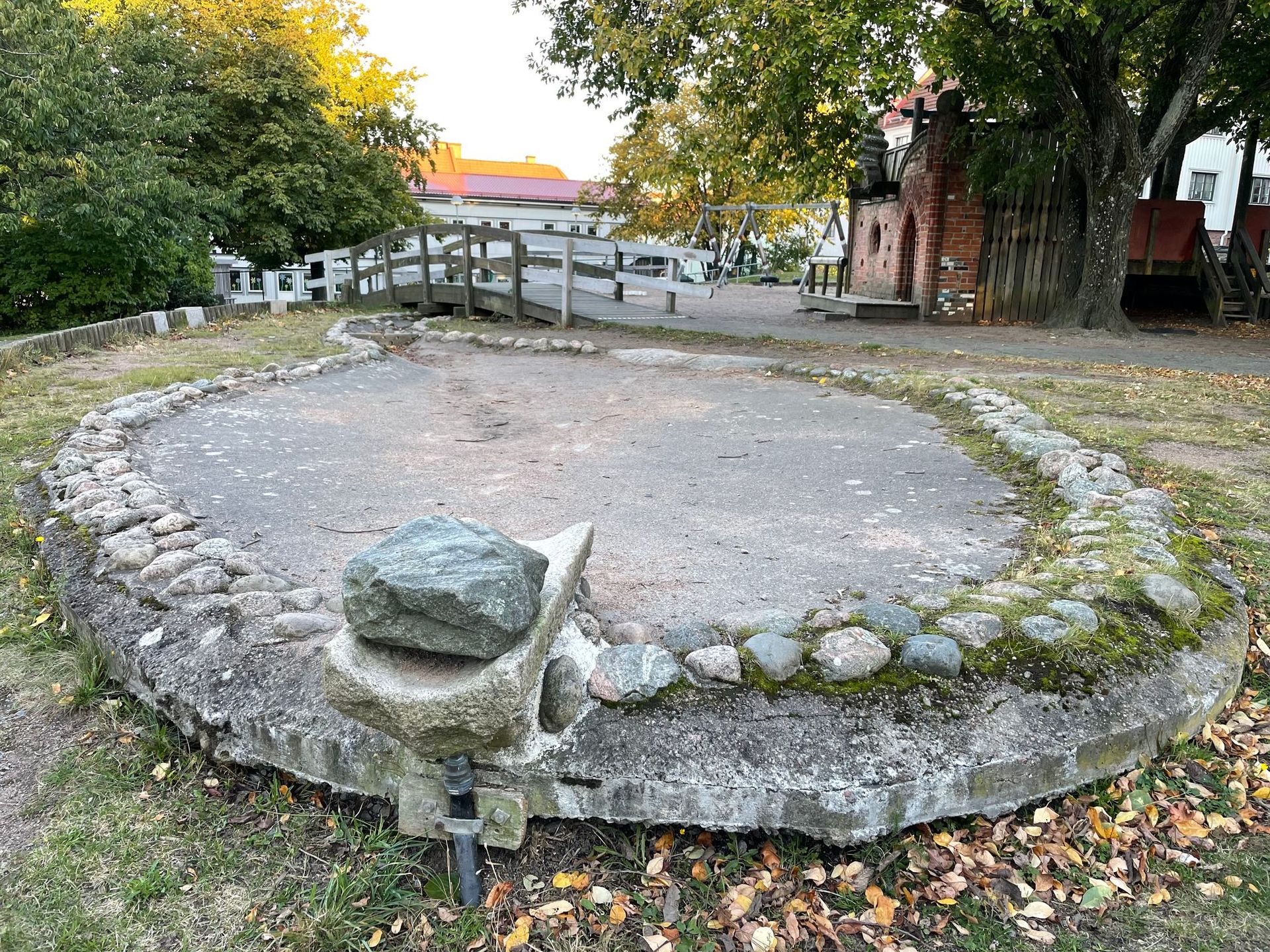 Att hämta vatten / to fetch water