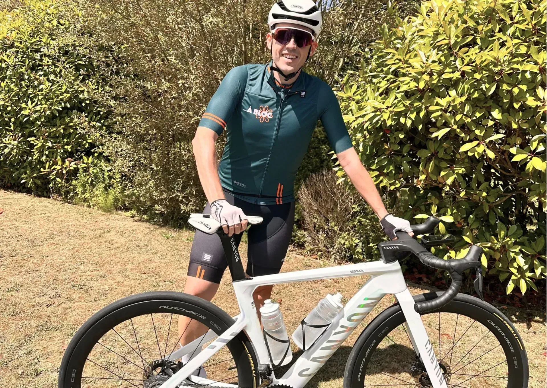 Dokter Servaas Bingé, blij met de nieuwe Canyon.