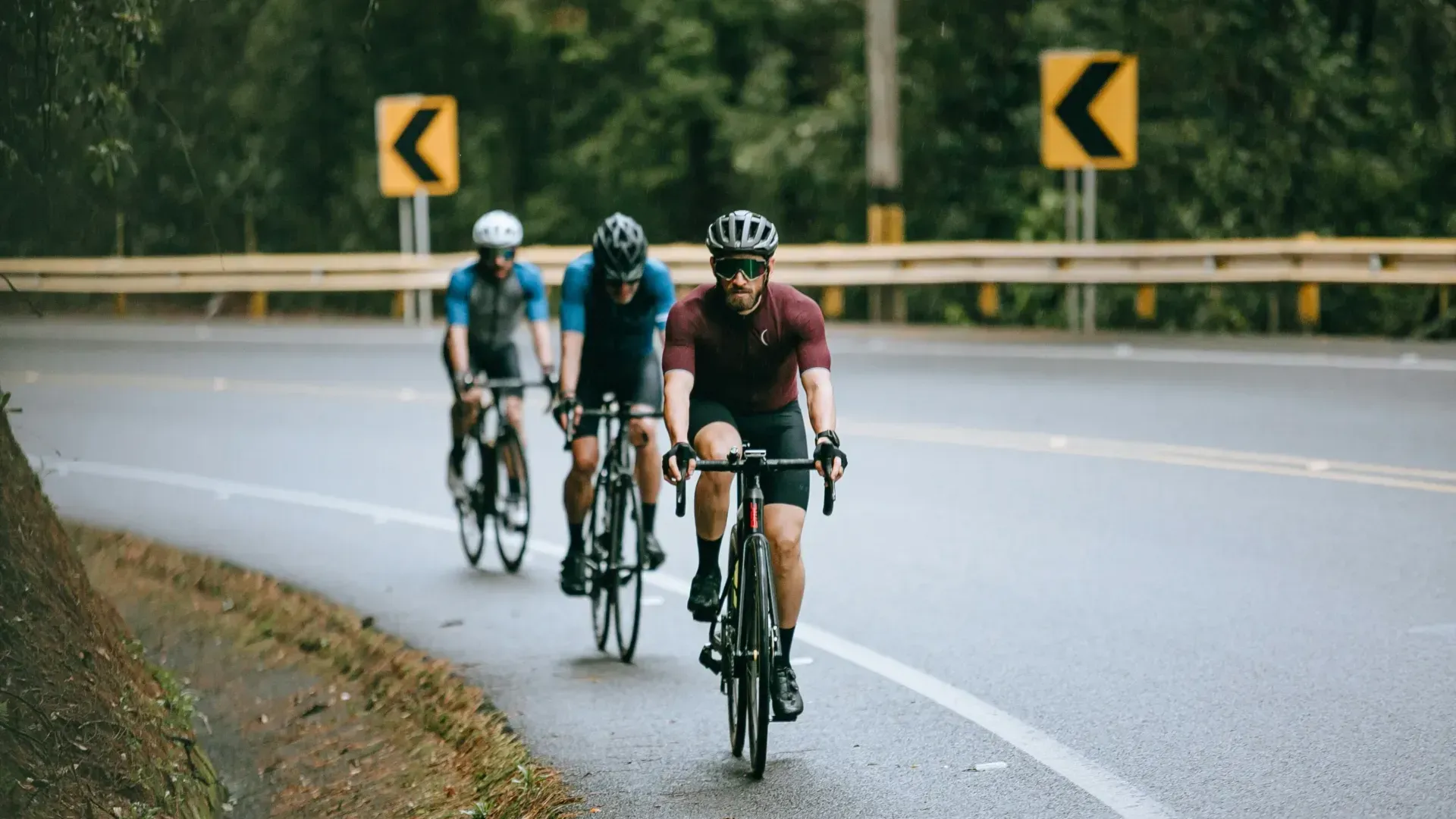 munbaik-cycling-clothing-iZJrOqEaPNI-unsplash