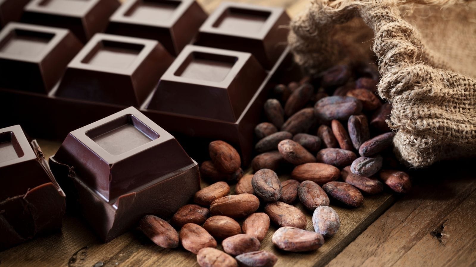 Chocolade kan je maag prikkelen.