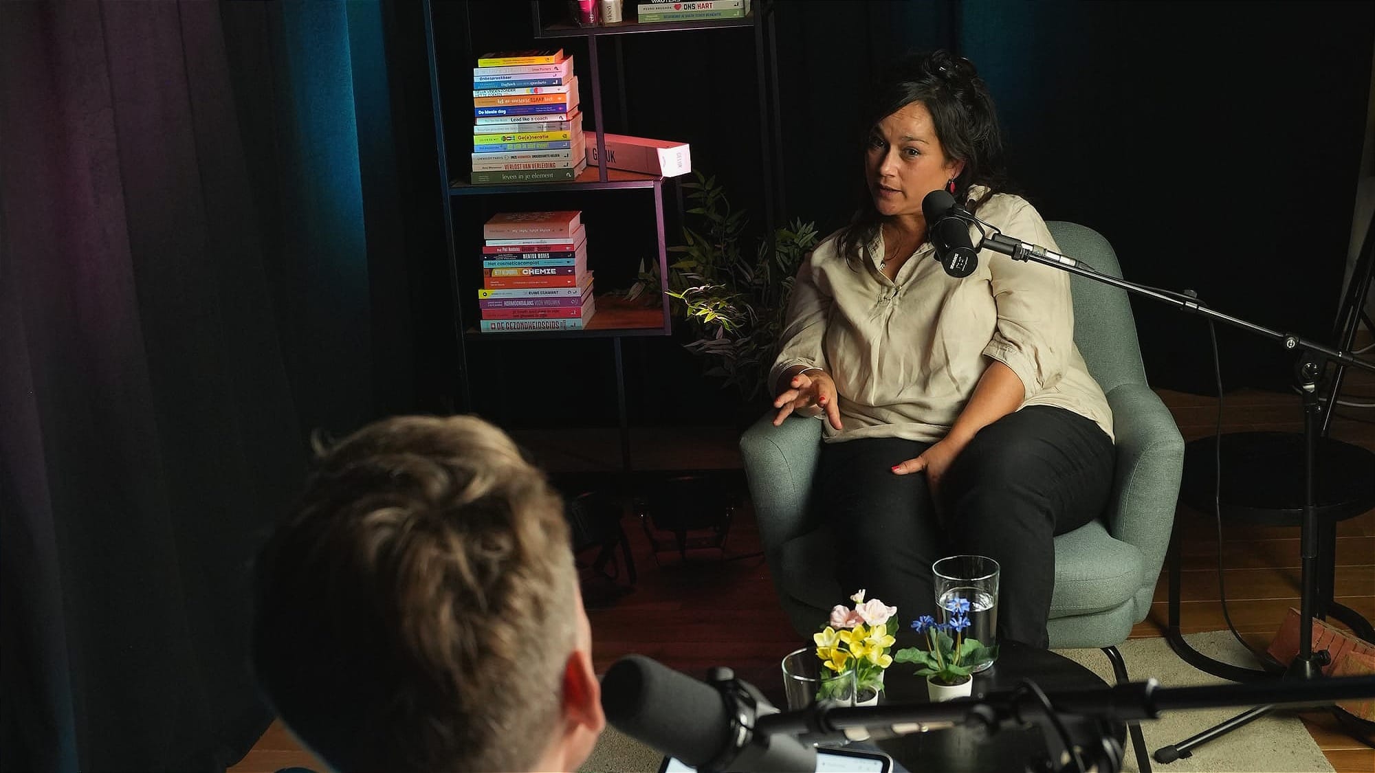 Nahid Shaikh in gesprek met Dokter Servaas Bingé