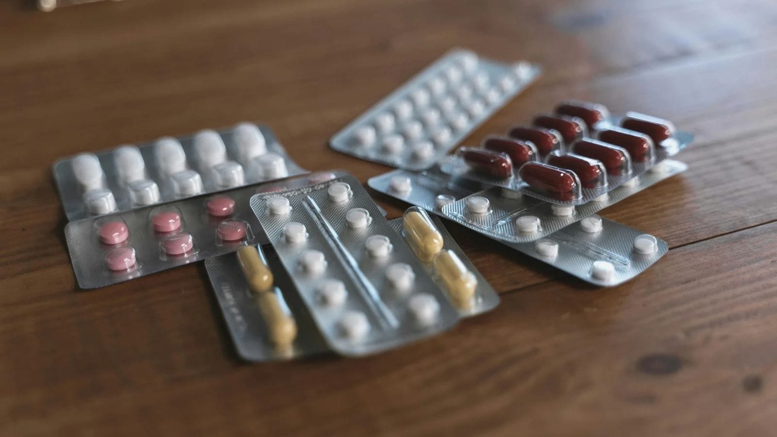 Veel geneesmiddelen en medicijnen beïnvloeden elkaar